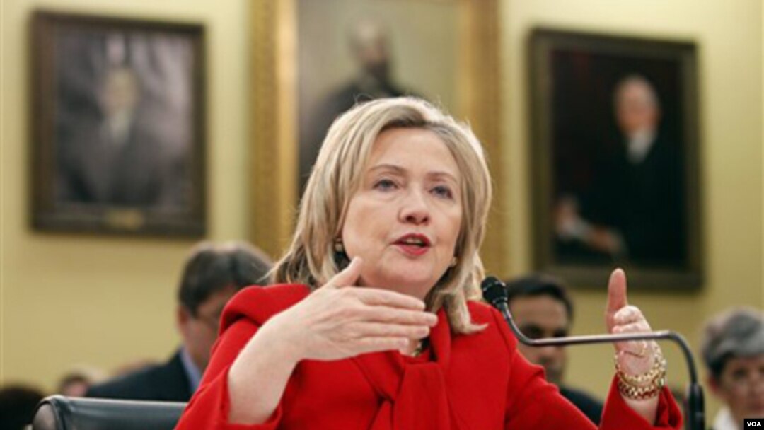 Hillary Clinton dijo que EE.UU busca proveer más apoyo a los grupos civiles en la isla.